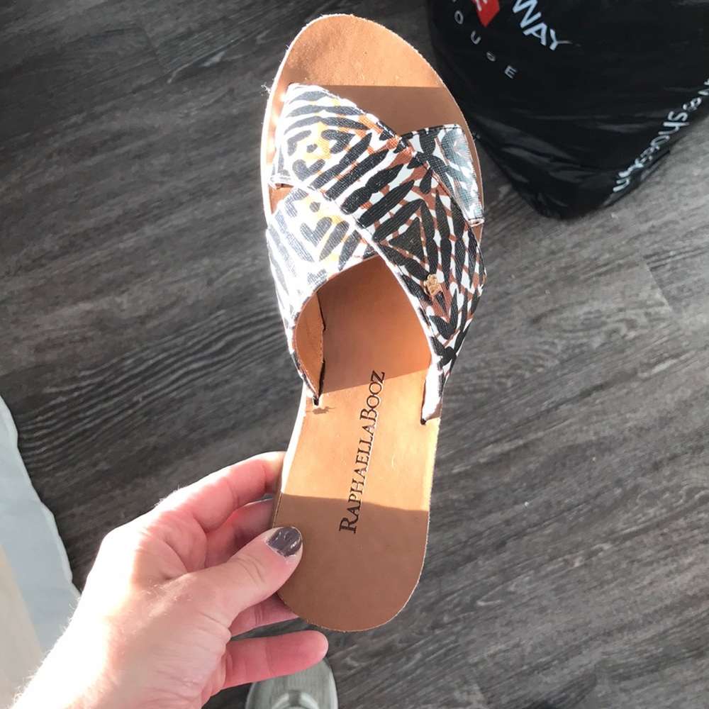 Sandals - Picture 3 of 4